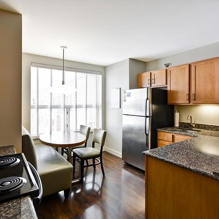 Hyatt House Naperville/Warrenville Exteriör bild