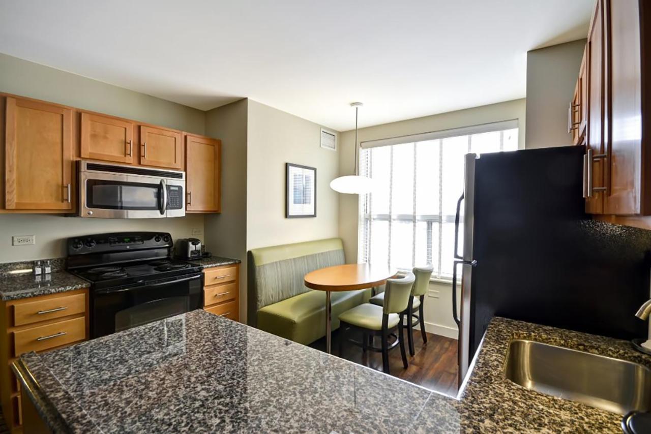 Hyatt House Naperville/Warrenville Exteriör bild